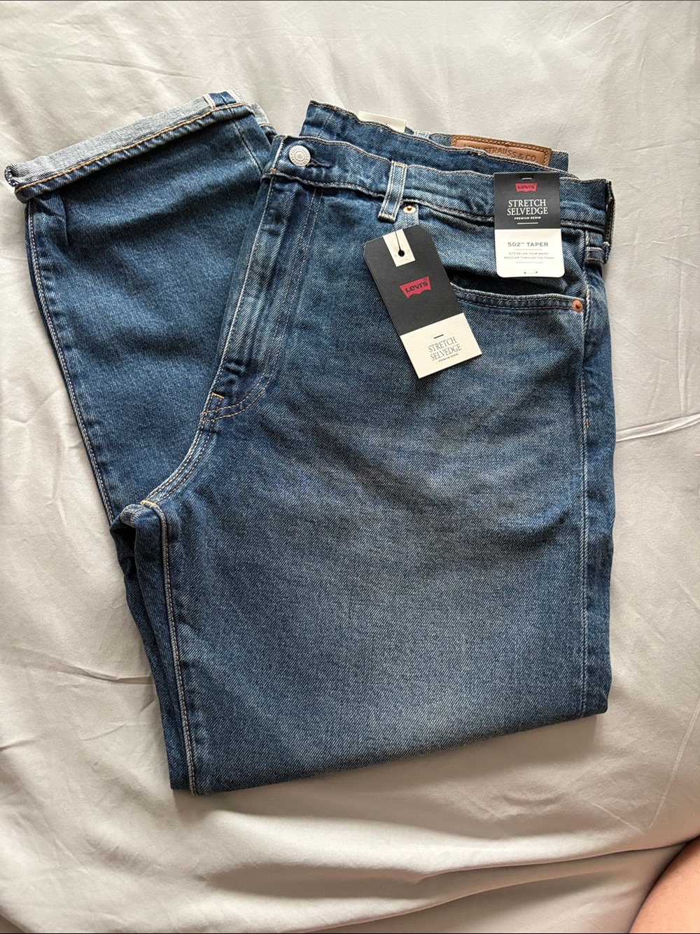 Levi's Men's Straight Jeans in Medium Blue Wash